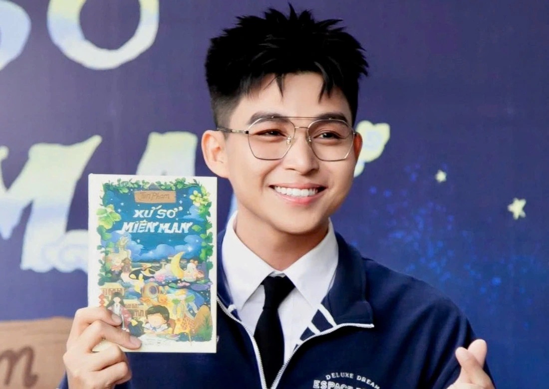 Ca sĩ Jun Phạm và sách Xứ sở miên man
